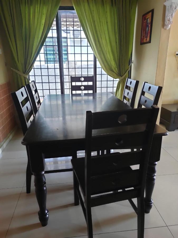 Roemahkoe Holidayhome Malacca Esterno foto