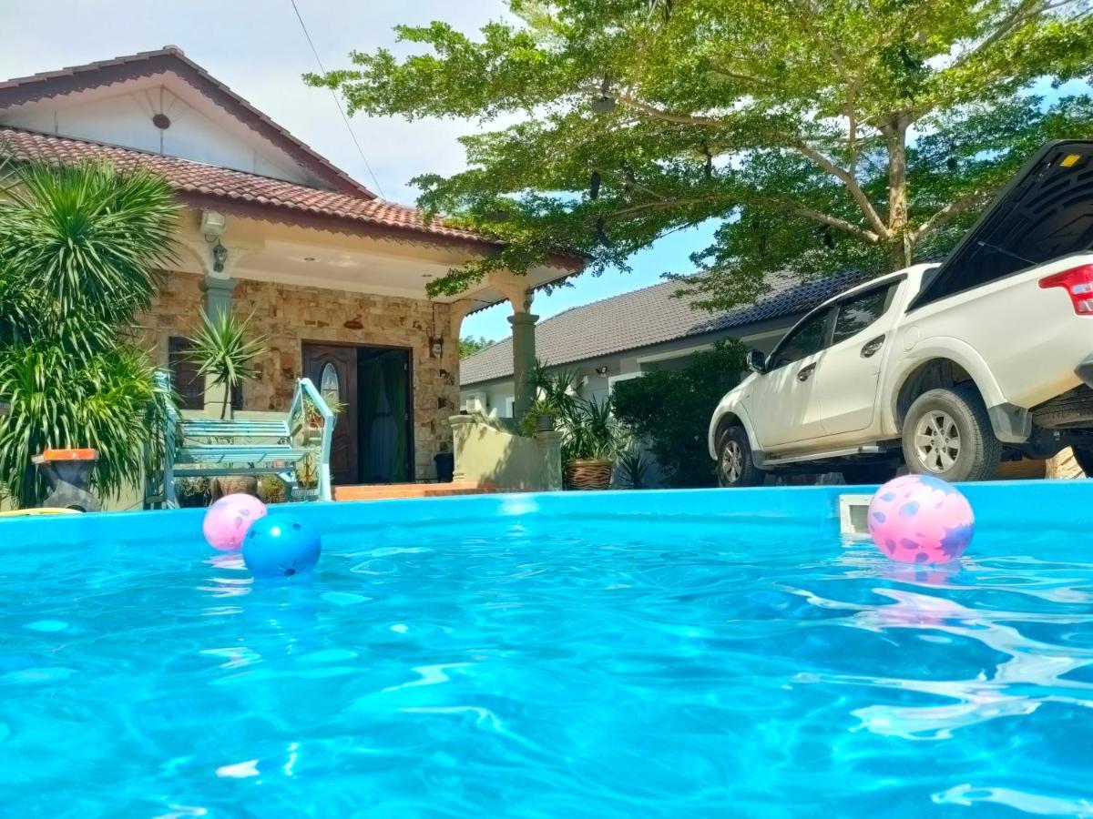 Roemahkoe Holidayhome Malacca Esterno foto