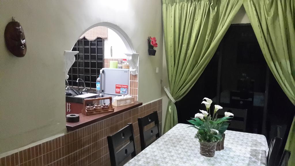 Roemahkoe Holidayhome Malacca Esterno foto
